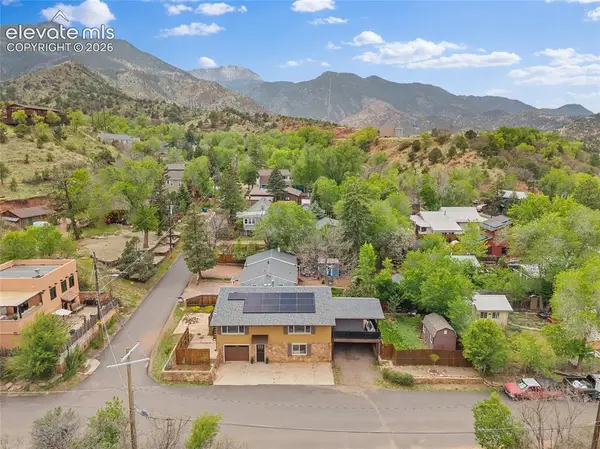 208 Oak Place, Manitou Springs, CO 80829
