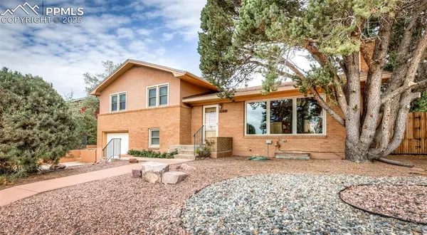 1306 Mount View Lane, Colorado Springs, CO 80907