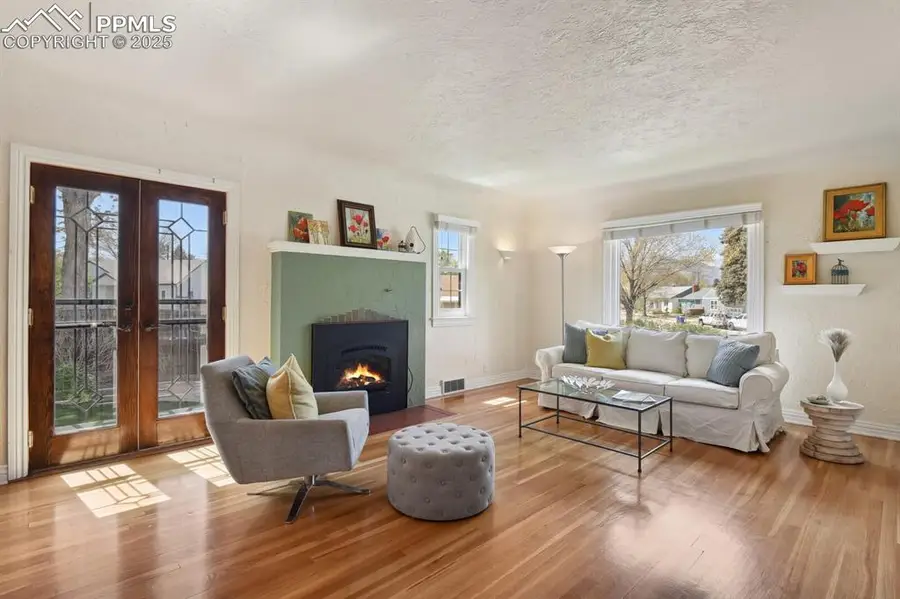 1003 N Institute Street, Colorado Springs, CO 80903 - Image #2