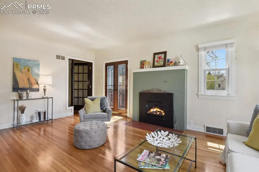 1003 N Institute Street, Colorado Springs, CO 80903 - Image #3