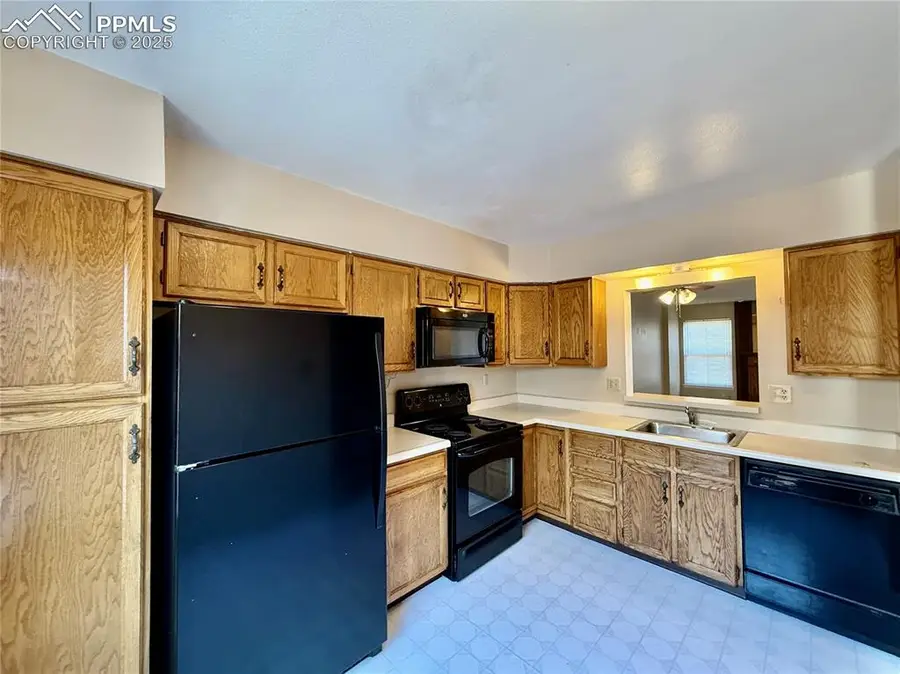 416 W Rockrimmon Boulevard #G, Colorado Springs, CO 80919 - Image #3