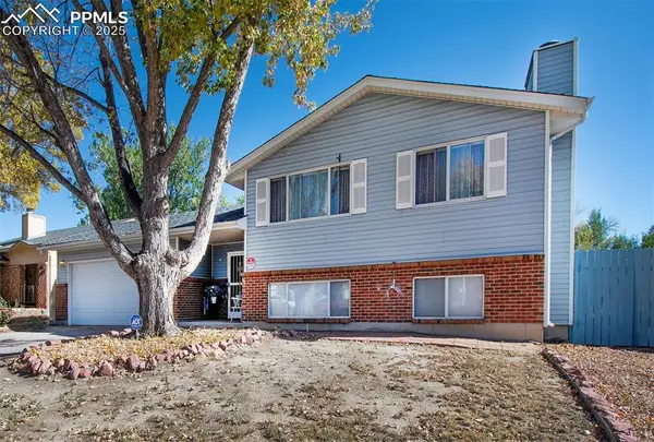 2233 Farnsworth Drive, Colorado Springs, CO 80916