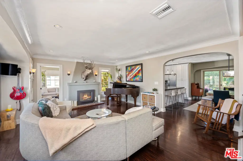 2146 Beachwood Terrace, Los Angeles, CA 90068 - Image #1