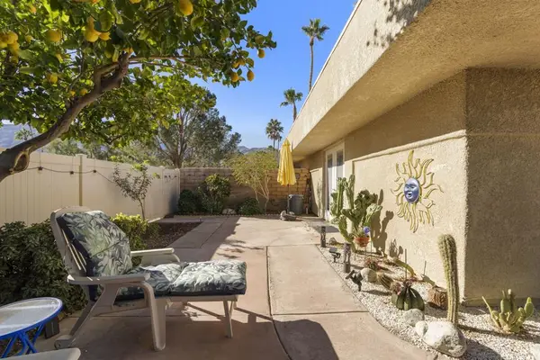 1433 Sunflower Circle N, Palm Springs, CA 92262