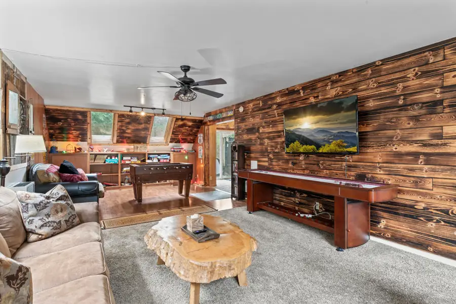109 Fremont Road, Lake Arrowhead, CA 92352 - Image #2
