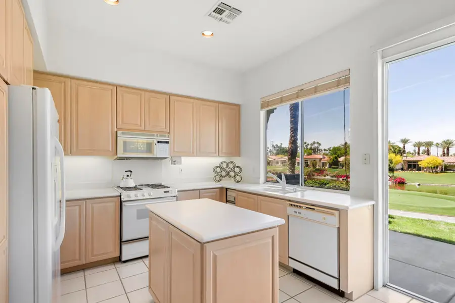 542 Red Arrow Trail, Palm Desert, CA 92211 - Image #2