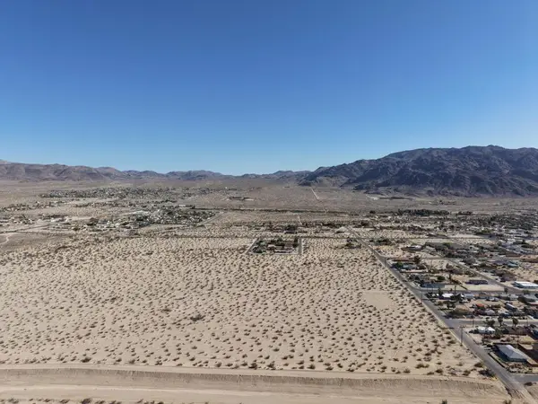 6211 Desert Knoll Avenue, 29 Palms, CA 92277