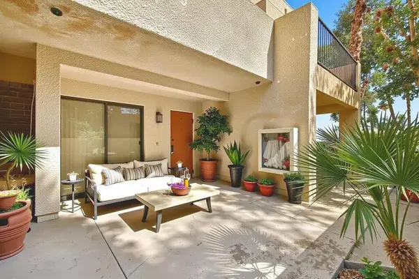 200 E Racquet Club Road #23, Palm Springs, CA 92262