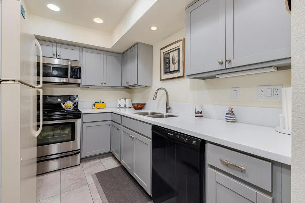 605 E Amado Road #610, Palm Springs, CA 92262 - Image #1