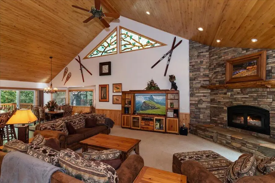 42046 Evergreen Drive, Big Bear, CA 92315 - Image #2