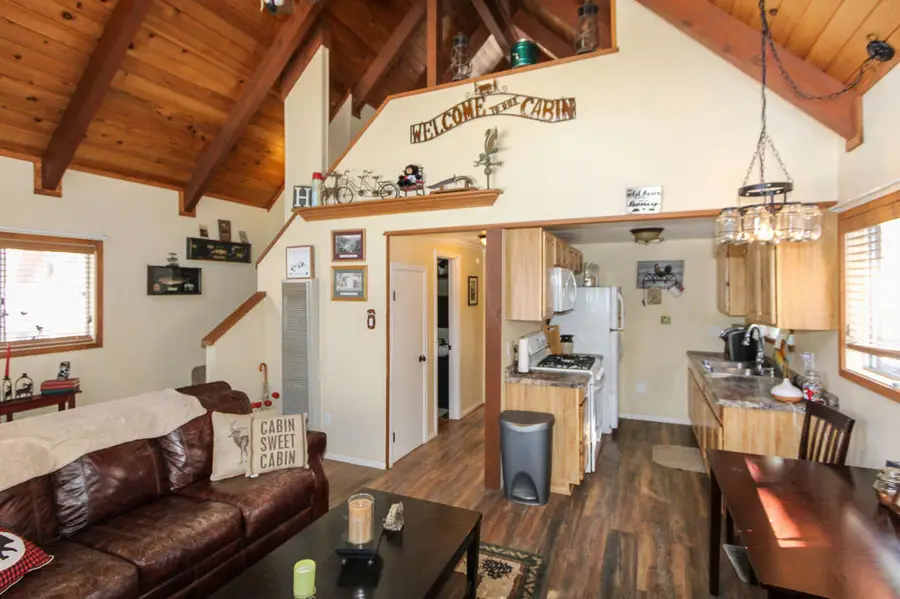 771 Victoria Lane, Sugarloaf, CA 92386 - Image #3