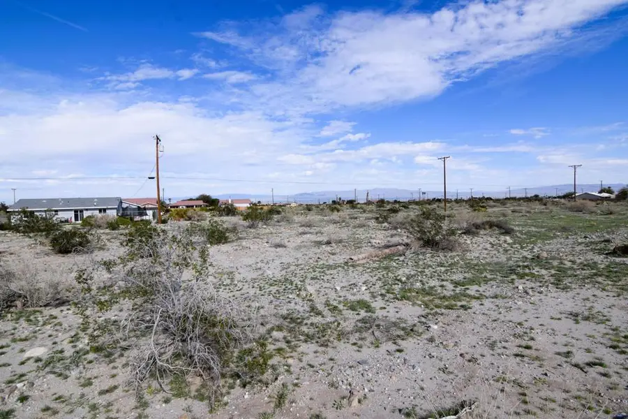 1572 Arctic Avenue, Thermal, CA 92274 - Image #3