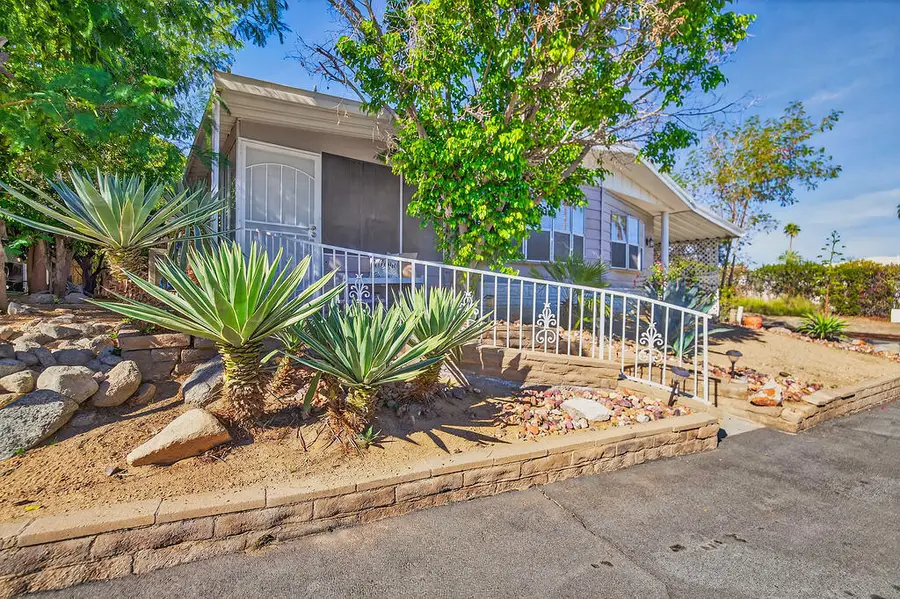 33 Diamond E Drive, Palm Desert, CA 92260 - Image #2