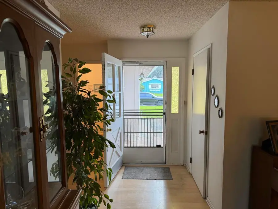 23375 Erwin Street, Woodland Hills, CA 91367 - Image #2