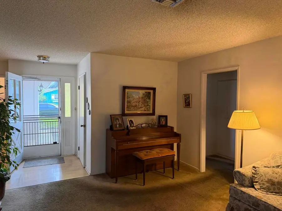 23375 Erwin Street, Woodland Hills, CA 91367 - Image #3