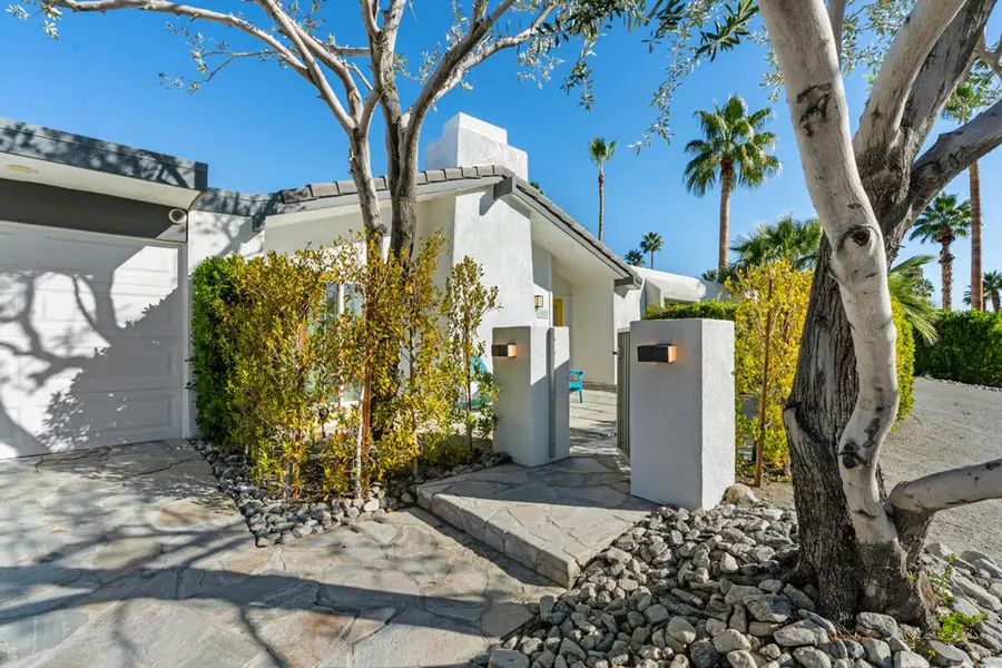 1022 E El Escudero Street, Palm Springs, CA 92262 - Image #2