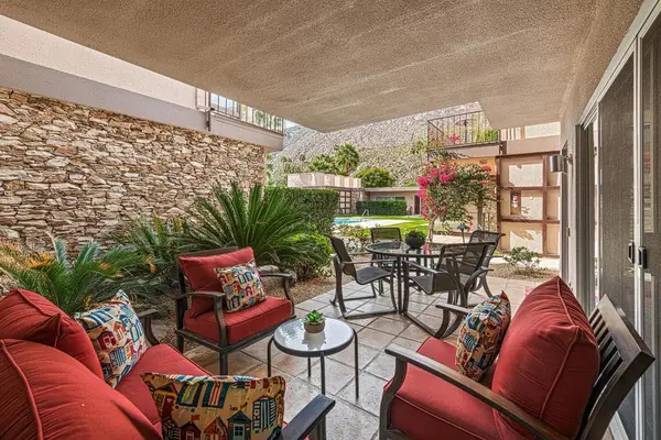 500 W Arenas Road #4, Palm Springs, CA 92262