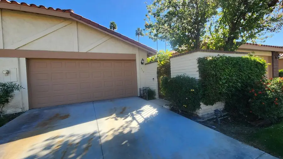 318 Paseo Primavera, Palm Desert, CA 92260 - #3