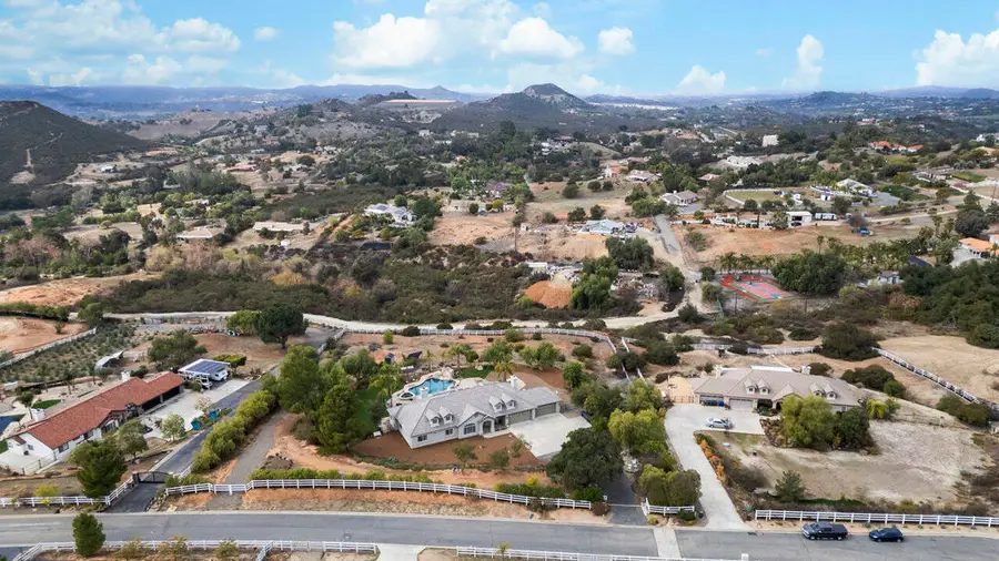 30012 Mckenna Heights Court, Valley Center, CA 92082 - #2