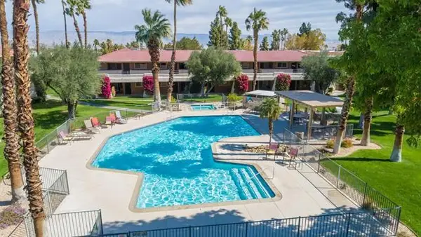 575 N Villa Court #105, Palm Springs, CA 92262
