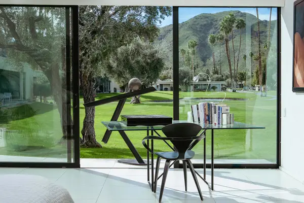 199 Desert Lakes Drive, Palm Springs, CA 92264