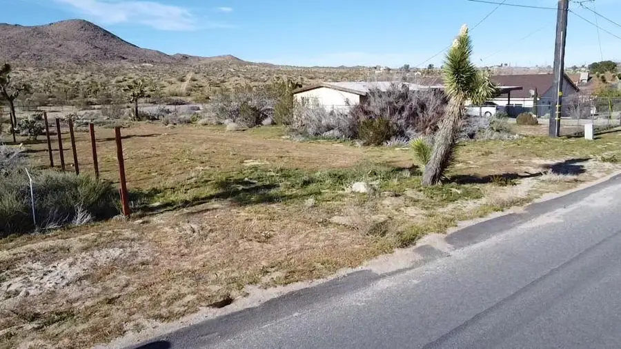 58750 Barron Drive, Yucca Valley, CA 92284 - #3