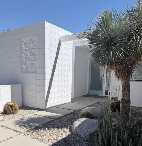 2350 S Sierra Madre, Palm Springs, CA 92264