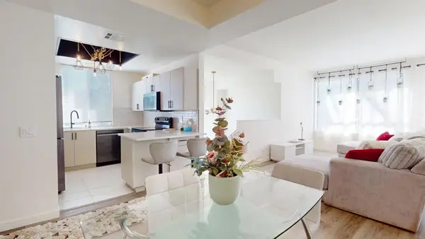 401 S El Cielo Road #22, Palm Springs, CA 92262