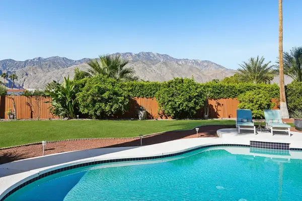835 N Farrell Drive, Palm Springs, CA 92262