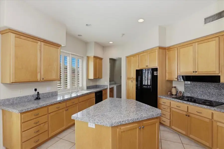 62 Laken Lane, Palm Desert, CA 92211 - #3