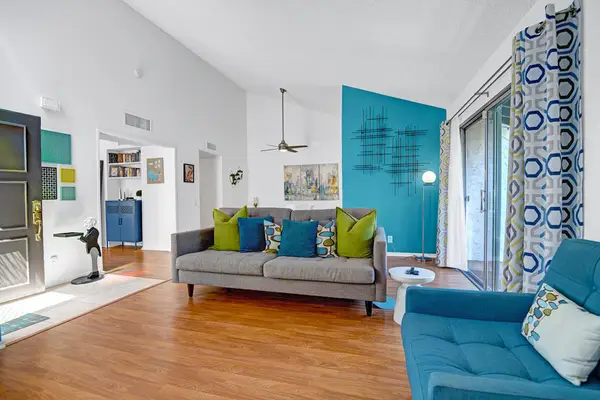 1338 S Camino Real, Palm Springs, CA 92264