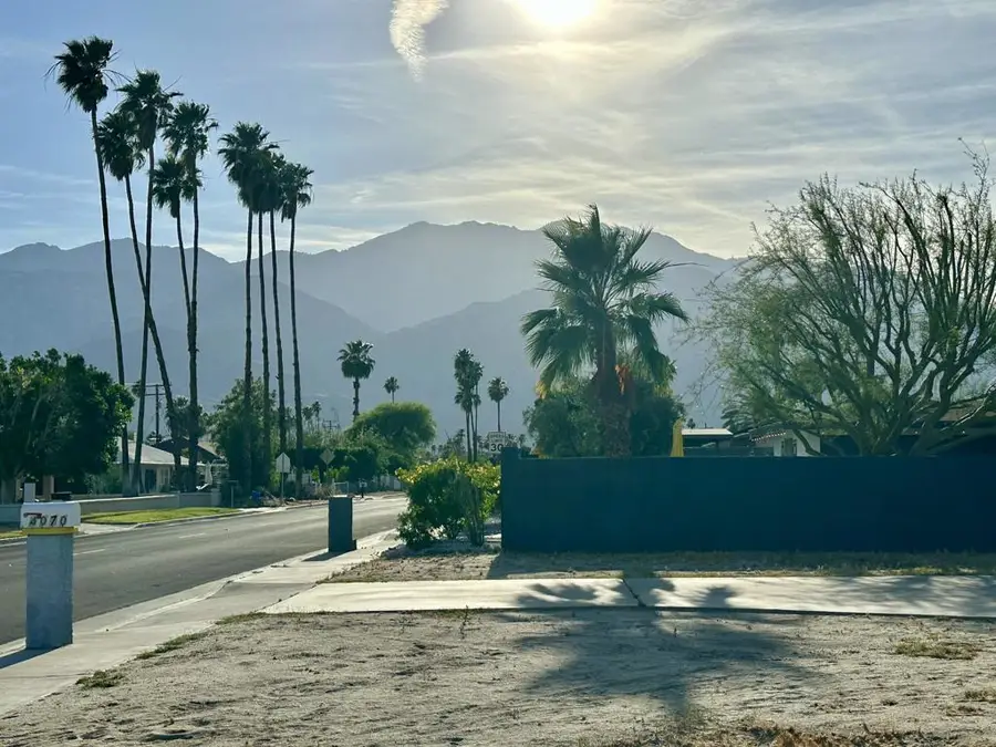 4070 E Sunny Dunes Road, Palm Springs, CA 92264 - #2