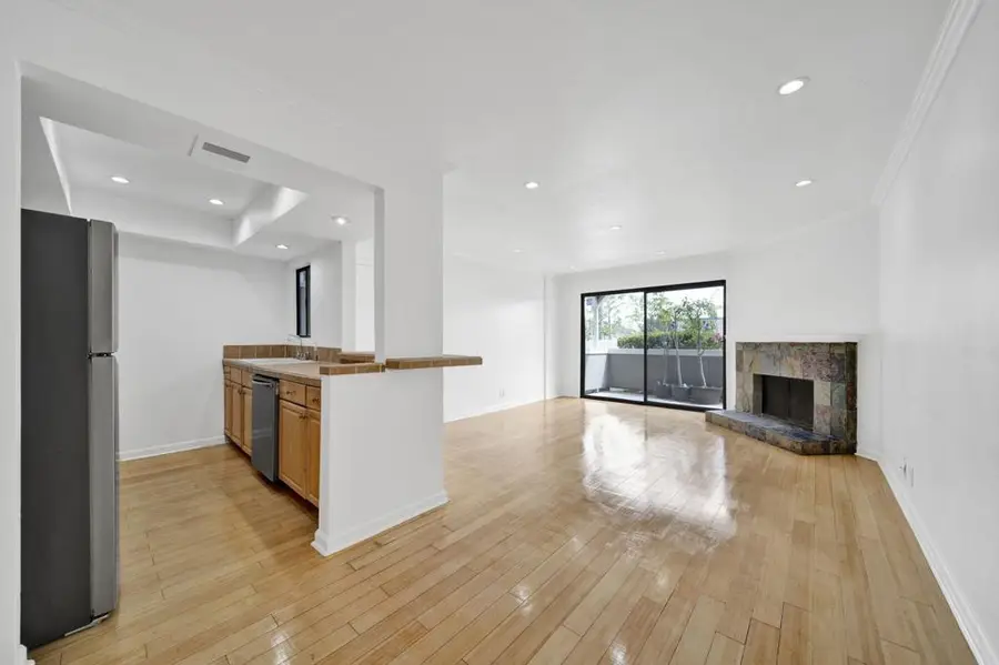 7307 Haskell Avenue #4, Van Nuys, CA 91406 - #3