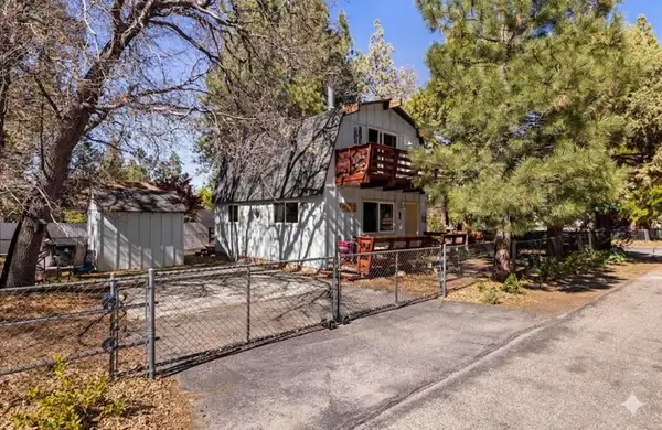 566 Santa Barbara Avenue, Sugarloaf, CA 92386