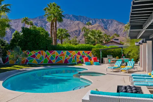 1161 E El Escudero, Palm Springs, CA 92262