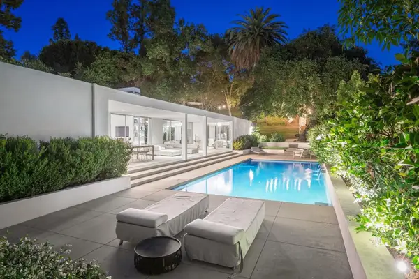 1030 San Rafael Lane, Pasadena, CA 91105