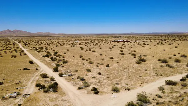 185 Ave P, Palmdale, CA 93550