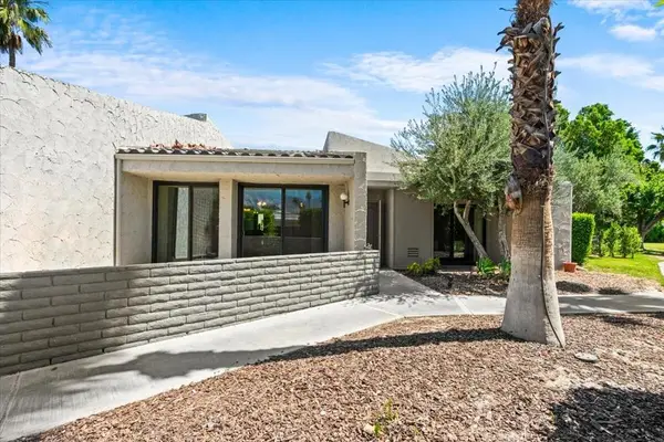 2620 N Whitewater Club #D, Palm Springs, CA 92262