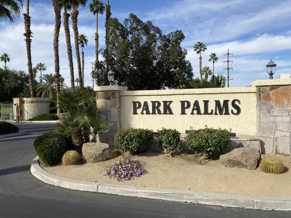130 Willow Lake Drive, Palm Desert, CA 92260