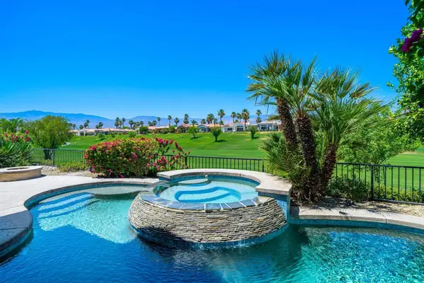 371 Tomahawk Drive, Palm Desert, CA 92211