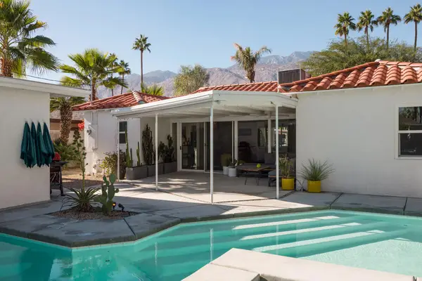 748 N Calle Rolph, Palm Springs, CA 92262