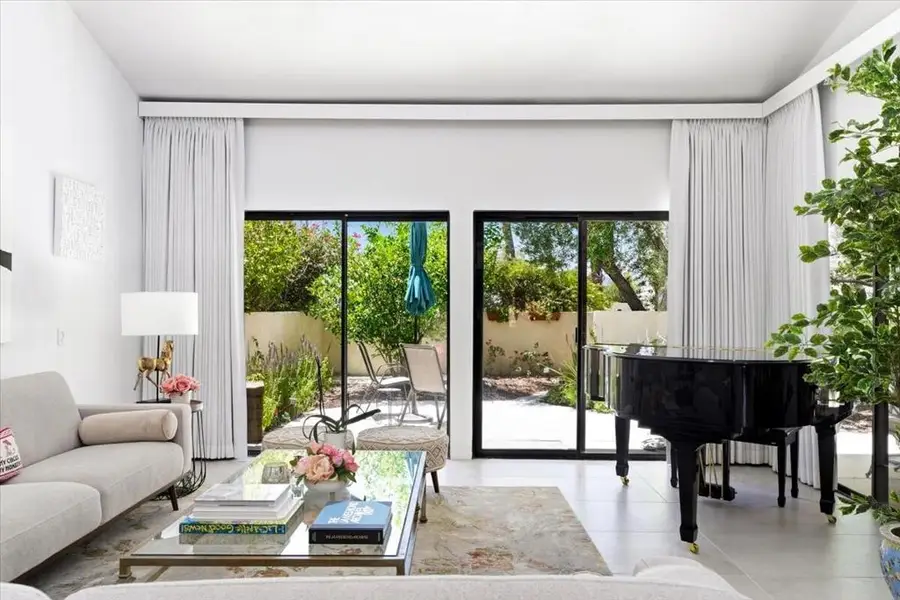 200 E Racquet Club Road #18, Palm Springs, CA 92262 - #2