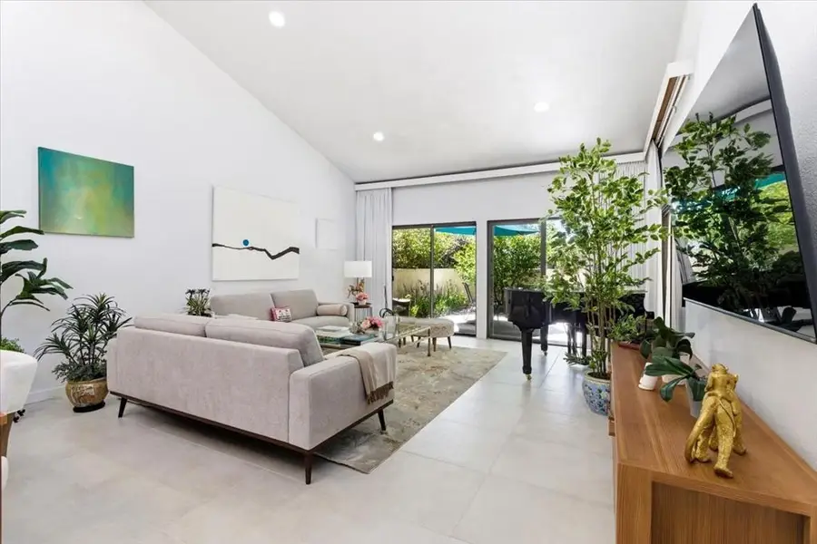200 E Racquet Club Road #18, Palm Springs, CA 92262 - #3