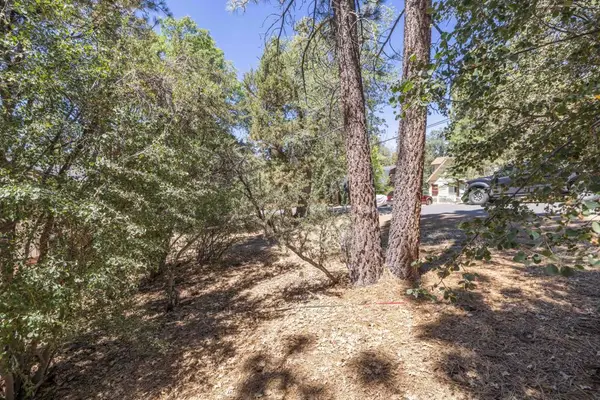 810 Vista Avenue, Sugarloaf, CA 92386