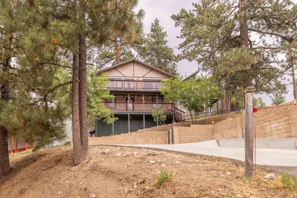 1087 Brookside Lane, Fawnskin, CA 92333