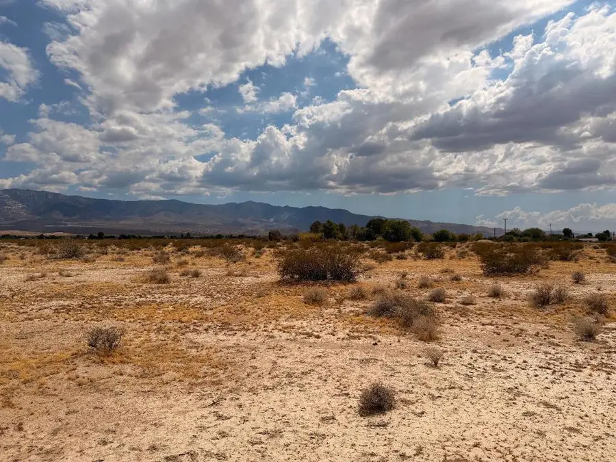 40 Rabbit Springs Road, Lucerne Valley, CA 92356 - #2