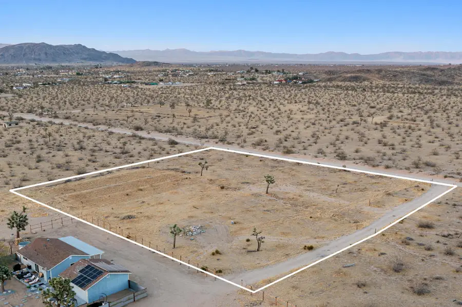 226 Rainbow Road, Yucca Valley, CA 92284 - #3