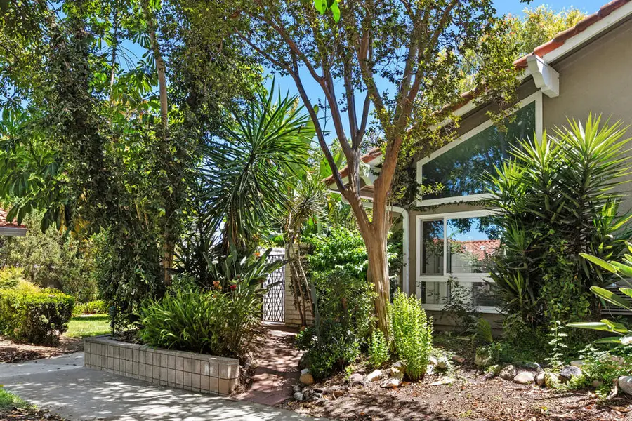 2057 Via Mariposa E #B, Laguna Woods, CA 92637 - #2
