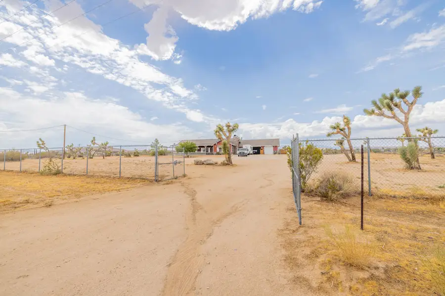 4224 Yucca Mesa Road, Yucca Valley, CA 92284 - #2