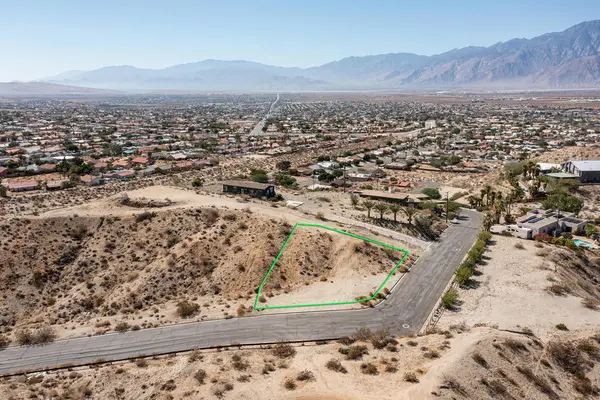 9002 Calle De Begiuos, Desert Hot Springs, CA 92240